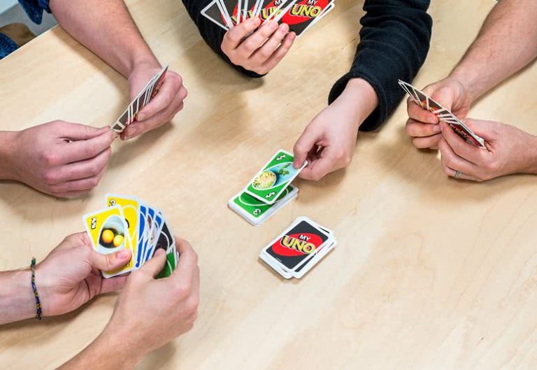 Gestalte Dein eigenes UNO Spiel!  UNO Kartenspiel